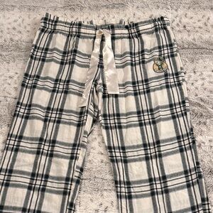 Bucks Women’s Plaid Pajama Pants